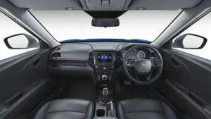 XUV400 CABIN SPACE